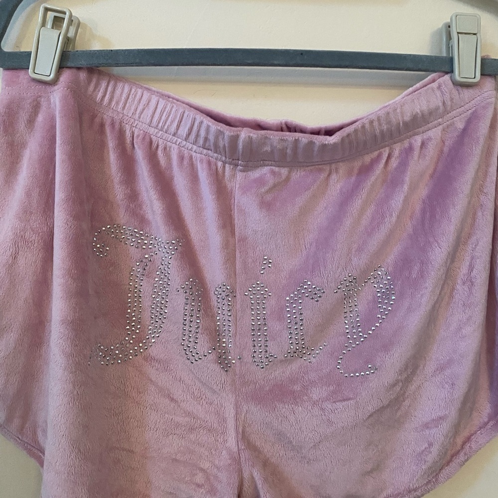 Juicy Couture Pink Velour Rhinestone “Juicy” Lounge Shorts Y2K Glam Size L - Picture 2 of 7
